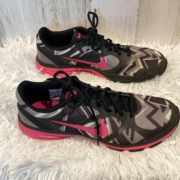 Nike Dual Fushion TR Running Shoe - Picture 2 of 15